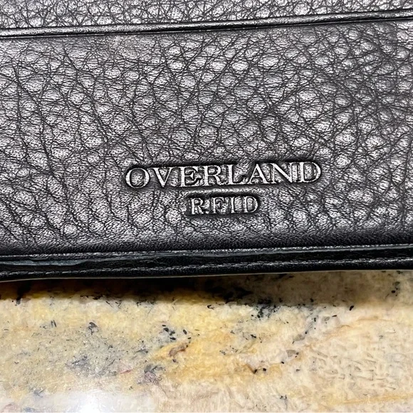 Overland RFID-Blocking Black Bison Leather Tri-Fold Wallet